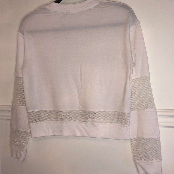 White garage top with mesh/fishnet panels - Picture 4 of 6